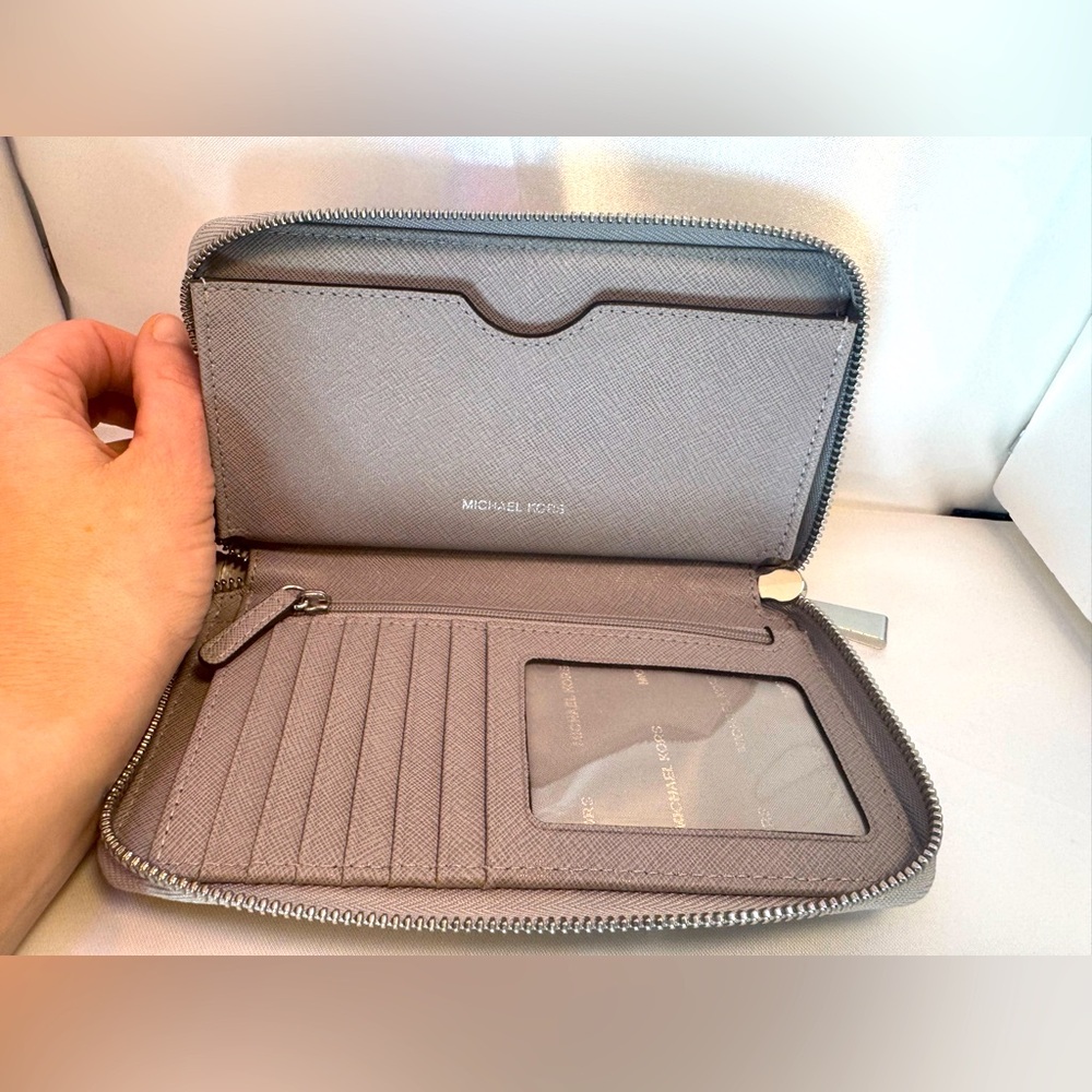 Michael Kors Jet Set Wristlet Travel Croc Embossed Pearl Grey Fall 2017 Rare - Picture 7 of 10